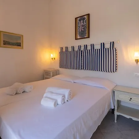 Bilocale A Picco Sul Mare - Vivere Housing Apartment Marina di Pietrasanta
