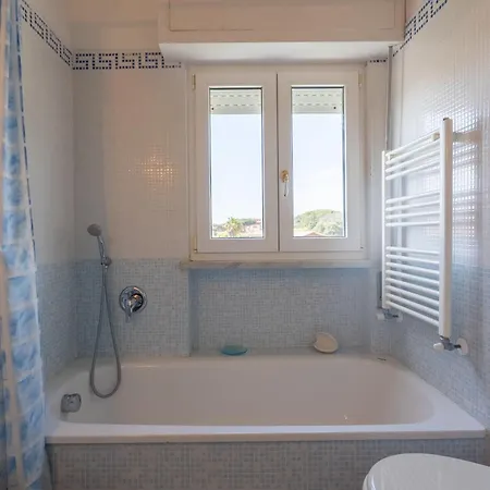 Apartment Bilocale A Picco Sul Mare - Vivere Housing