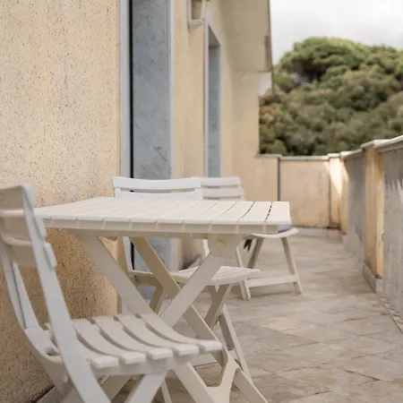 Apartment Bilocale A Picco Sul Mare - Vivere Housing Marina di Pietrasanta